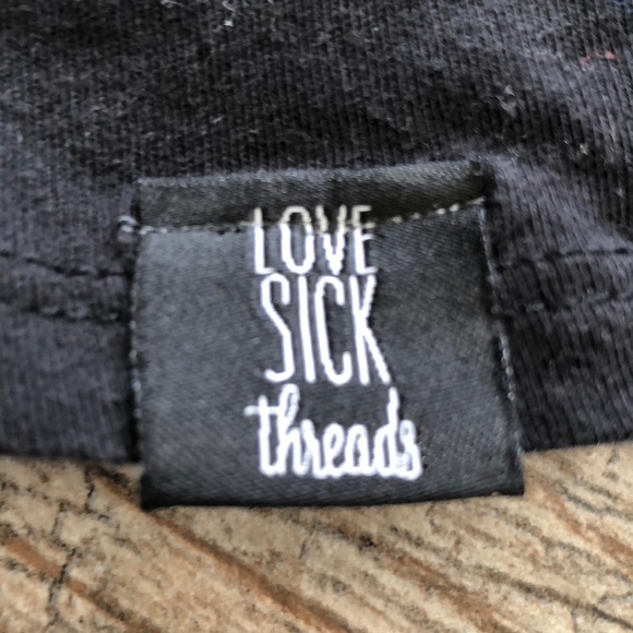 ⭐️sold⭐️Love sick threads hooded tee shirt - Picture 7 of 7